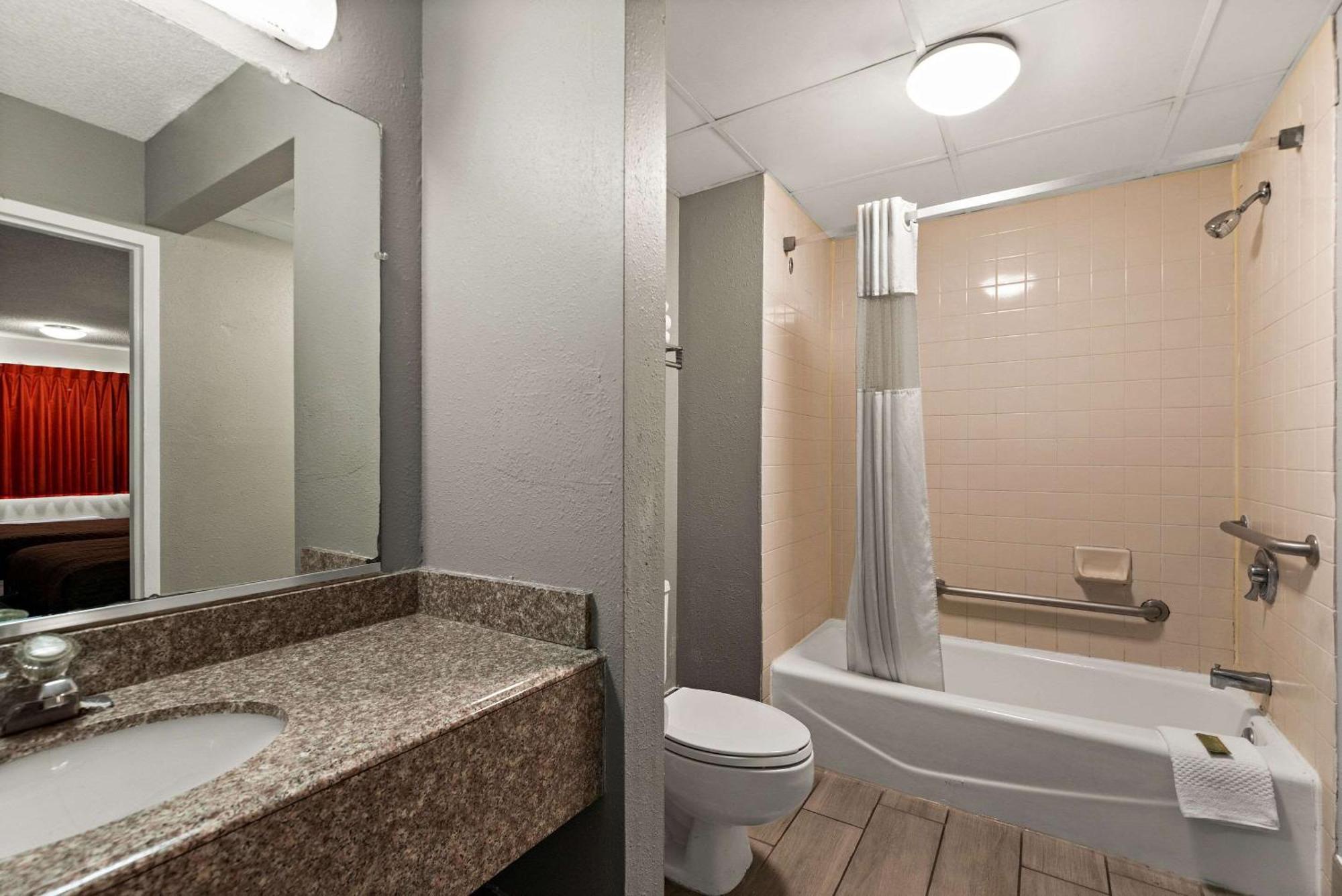 Rodeway Inn Brooklawn Eksteriør bilde
